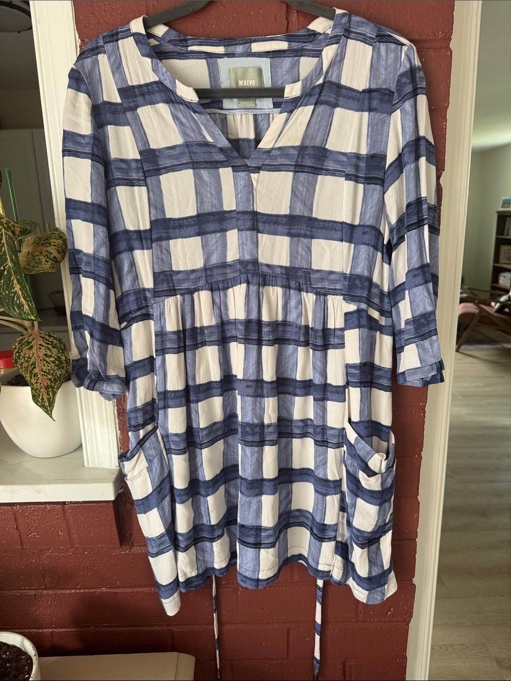 Maeve Anthropologie Navy and White Plaid V-Neck Dress with 3/4 Sleeves & Pockets